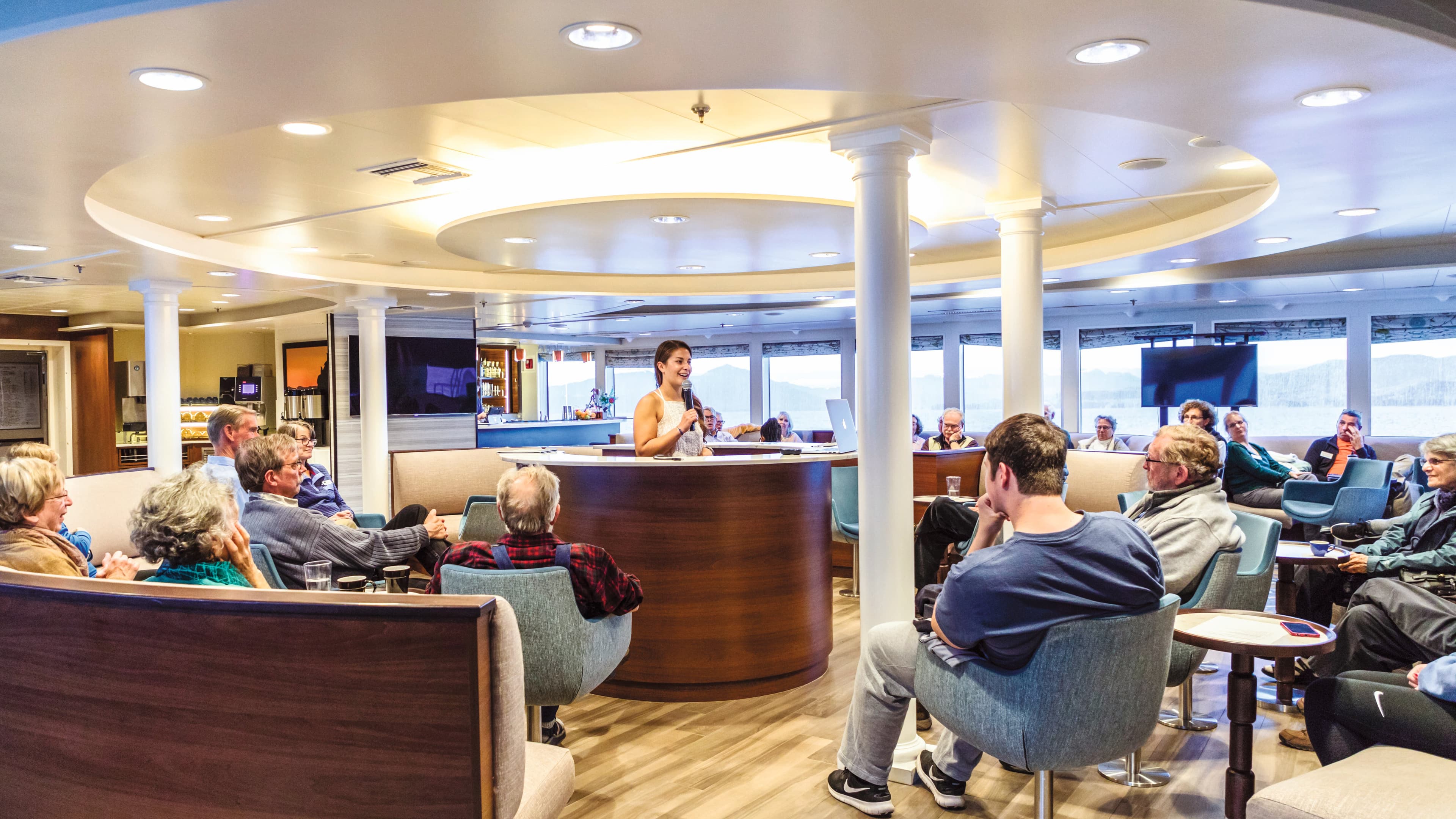 Large RGB-LEX-Ship Quest-Venture Interior Lounge - AP-042.jpg