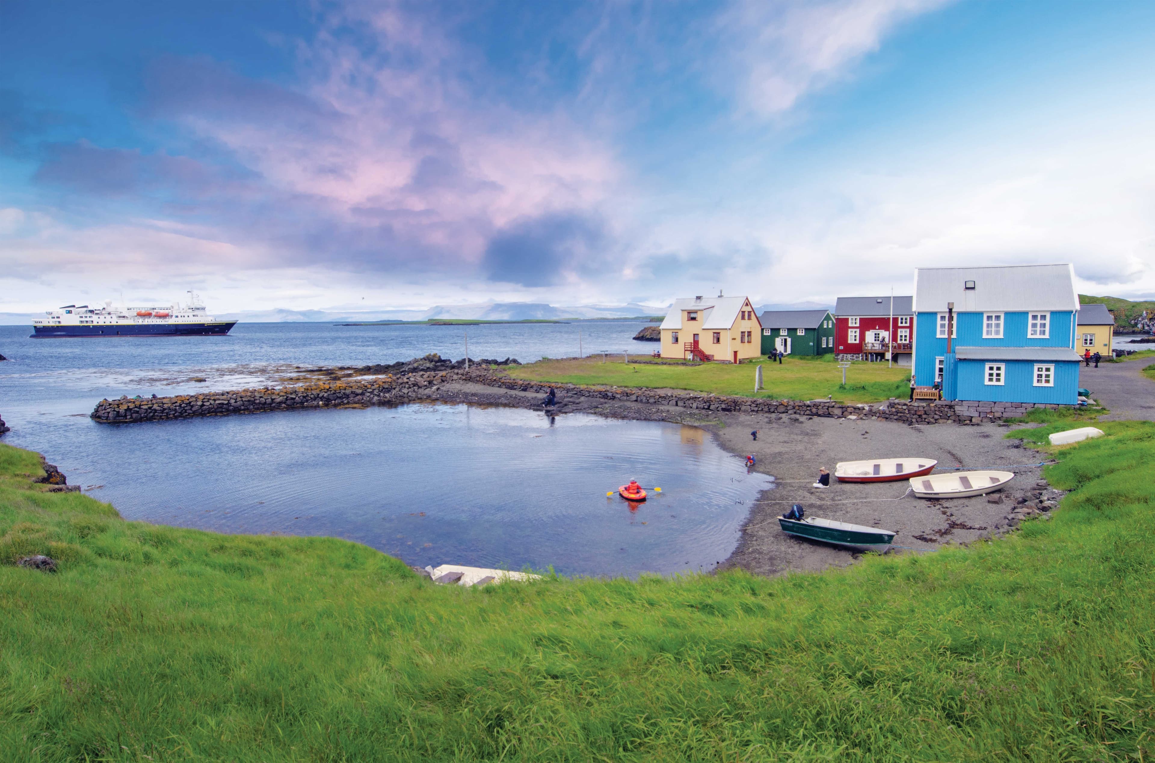 Hero Image Large RGB-Lindblad Expeditions-Iceland Breidafjordur 089a.jpg