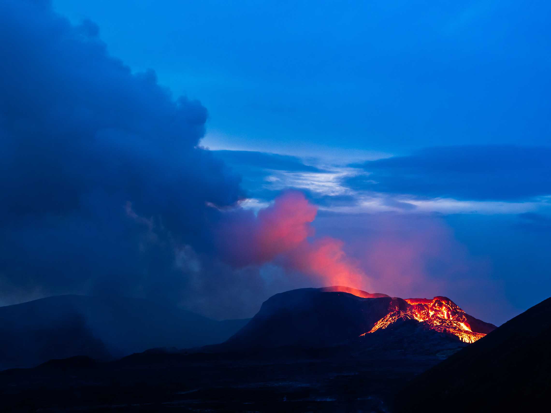 Clouds of smoke drifting above the Iceland volcano 