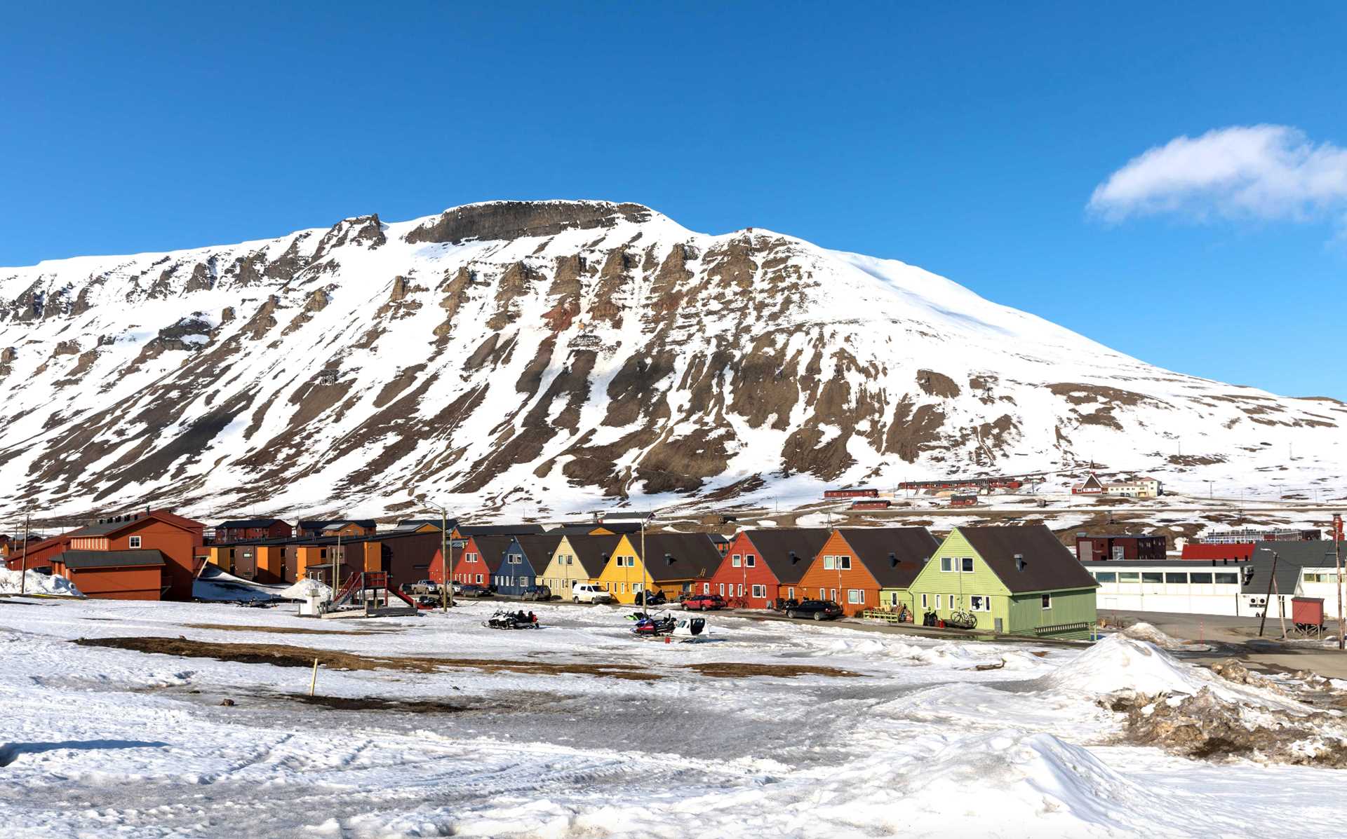 Longyearbyen_shutterstock_1503886532.jpg